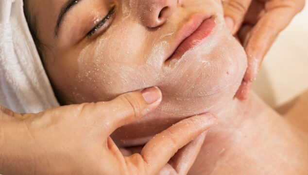 tratamiento facial hidratante con acido hialuronico en denia