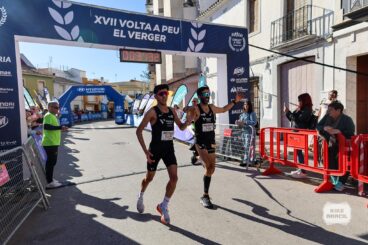 Corredores del Vicky Foods Athletics en la XVII Volta a Peu El Verger