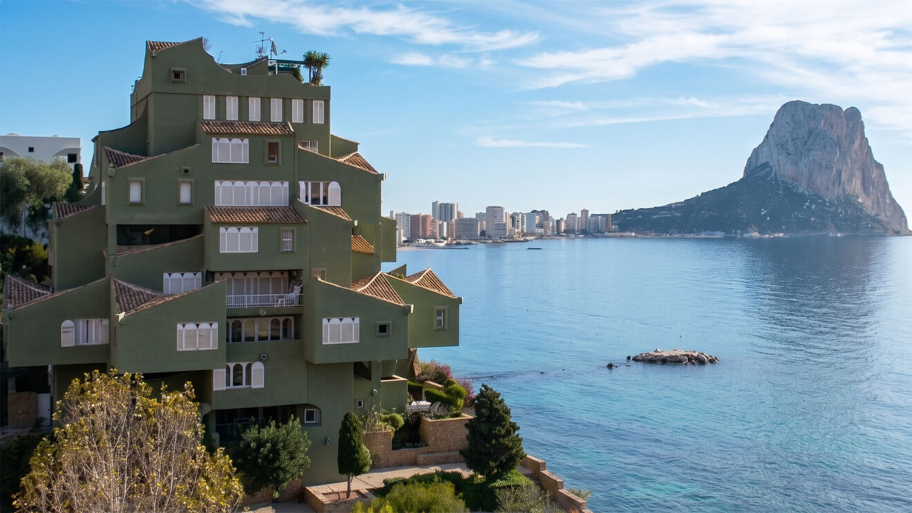 xanadu el edificio del arquitecto ricardo bofill en calp que imita la silueta del penon de ifach