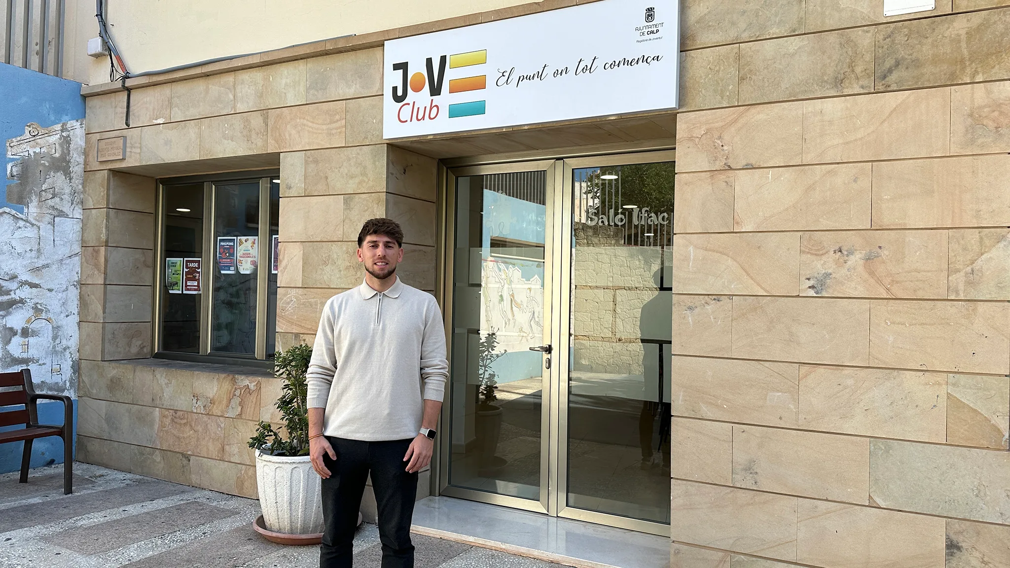 alex coca concejal de juventud promocion economica calidad urbana comercio urbanizaciones creama y empleo del ayuntamiento de calp por la formacion somos calpe