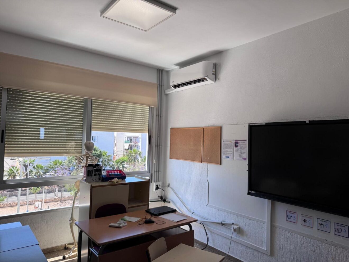 Aula del CEIP Sanchis Guarner d'Ondara amb nou equipo de aire acondicionado