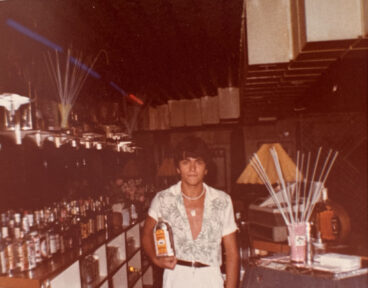 Barra de la discoteca Mambo de Dénia en los años 80 – Imagen de Quique Arbona