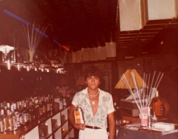 Barra de la discoteca Mambo de Dénia en los años 80 – Imagen de Quique Arbona