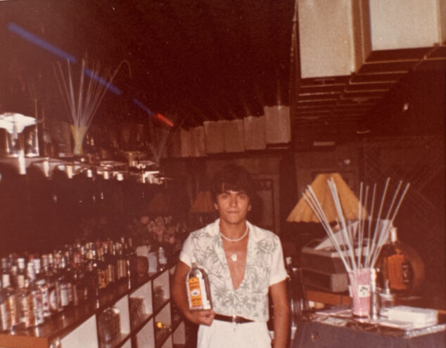 Imagen: Barra de la discoteca Mambo de Dénia en los años 80 - Imagen de Quique Arbona