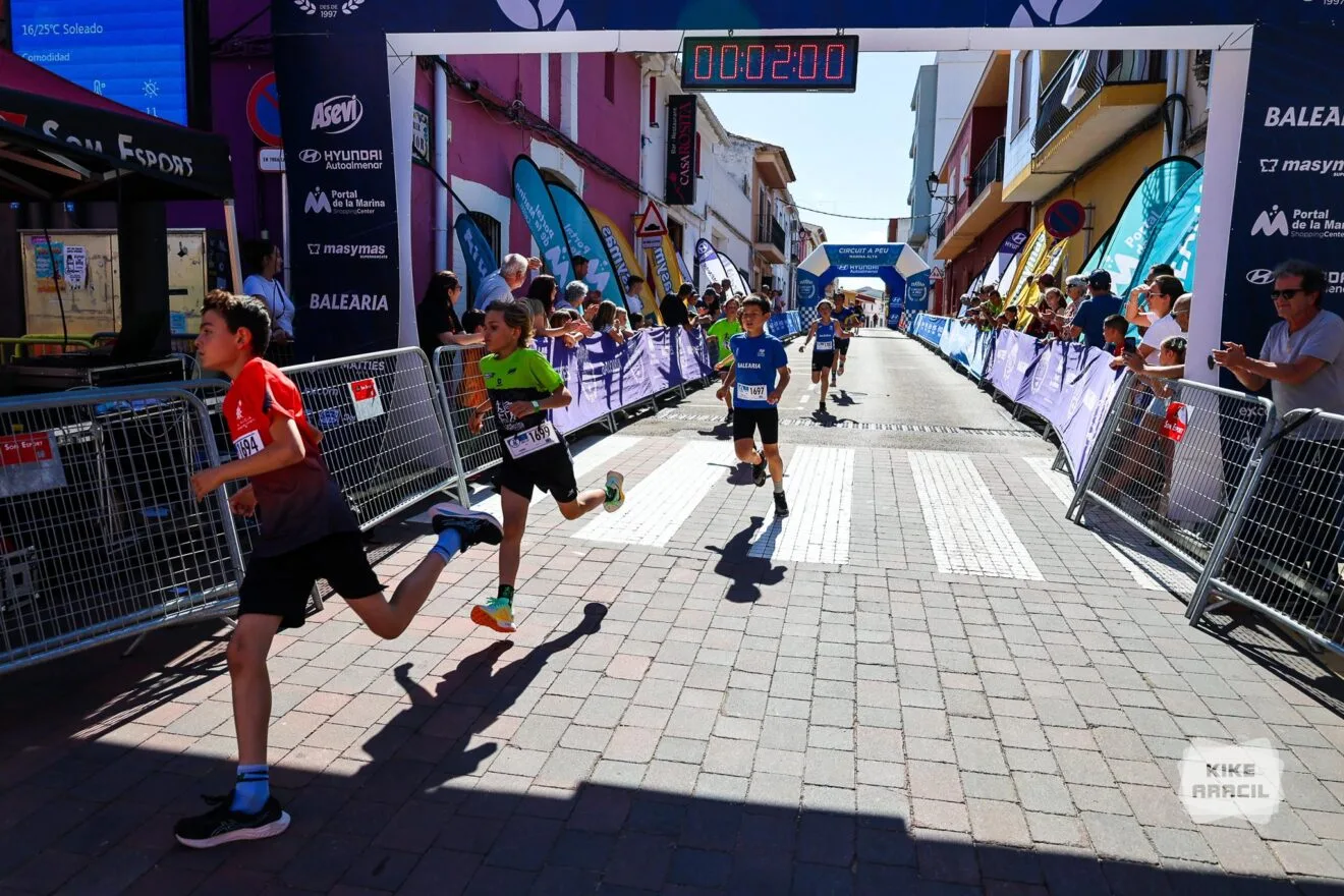 Carreras infantiles en una edición anterior de la Cursa Popular Jesús Pobre