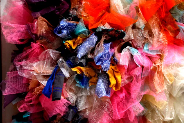 Imagen: Colores y texturas en la exposición de Jeanne M. Connolly 'Torre de Mescles'