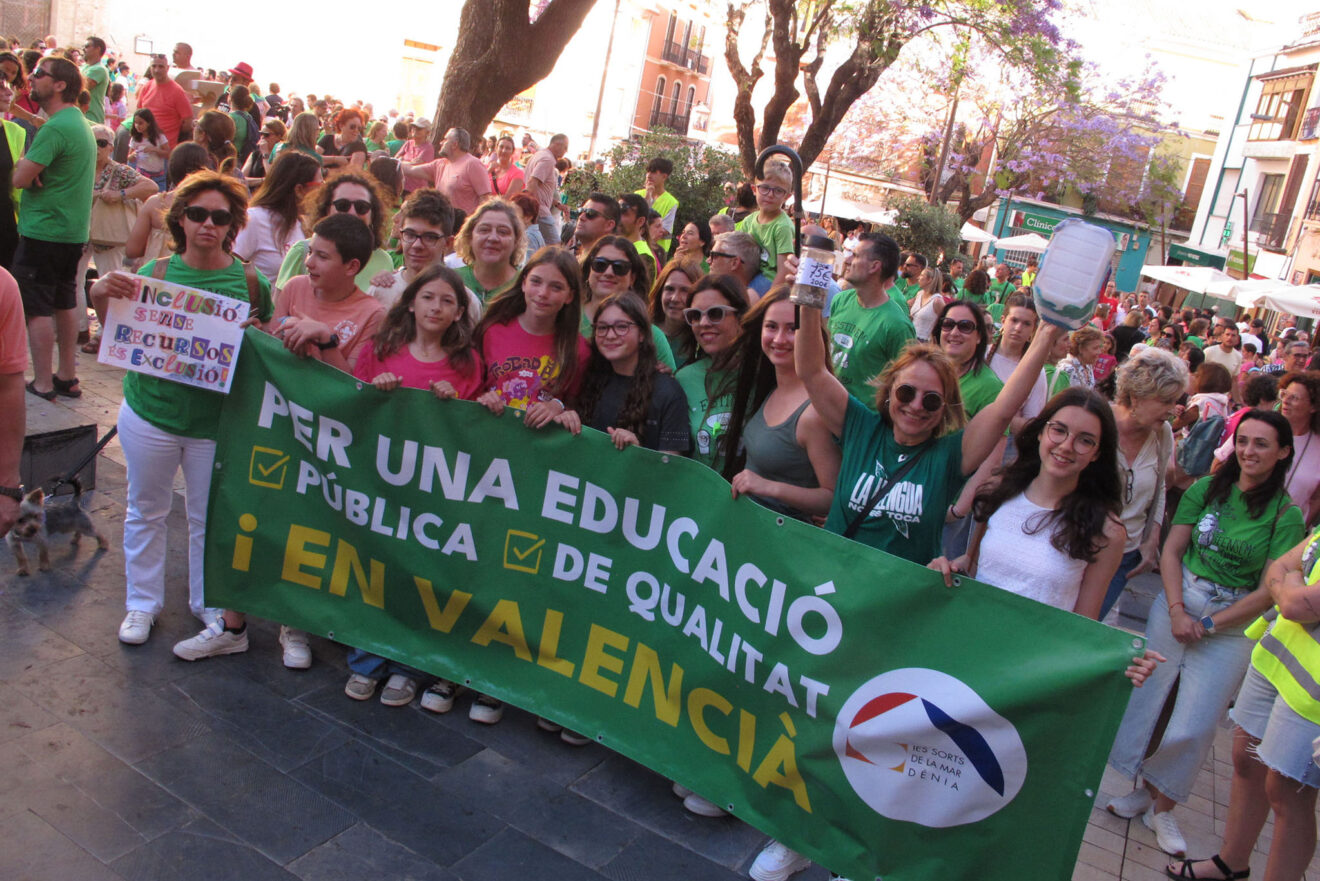 Comunidad educativa de la Marina Alta en apoyo a docentes 02