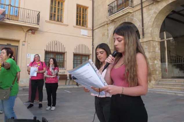 comunidad educativa de la marina alta en apoyo a docentes 33