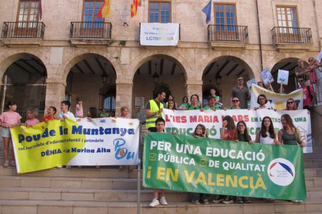comunidad educativa de la marina alta en apoyo a docentes 36