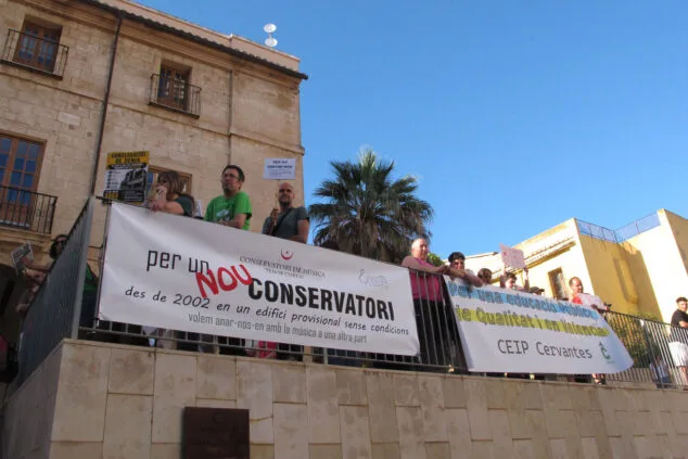 comunidad educativa de la marina alta en apoyo a docentes 37
