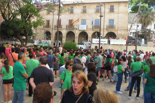 La comunidad educativa de la Marina Alta toma Dénia por la educación pública y en apoyo a la huelga docente 7 comunidad educativa de la marina alta en apoyo a docentes 42