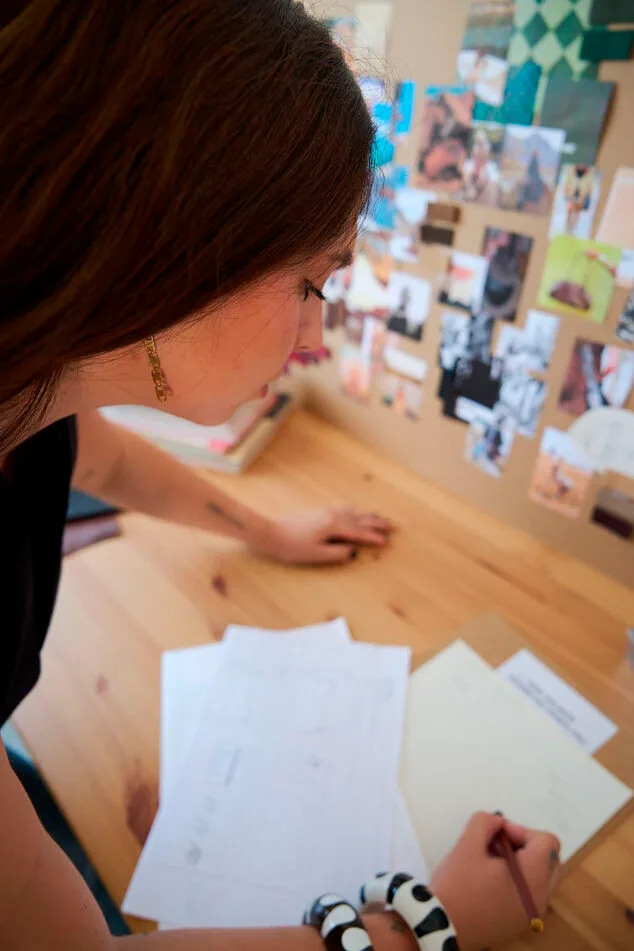 Imagen: Cristina González con sus diseños Gonter