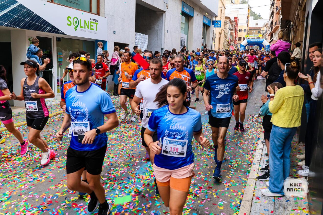 Corredores en la Cursa Popular Vila de Pedreguer