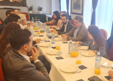 Desayuno informativo de AMDComVal con el síndic del PSPV-PSOE en Les Corts, José Muñoz