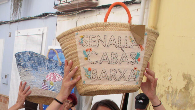 Imagen: Desfile de barxes en Els Poblets en 2025 (archivo)