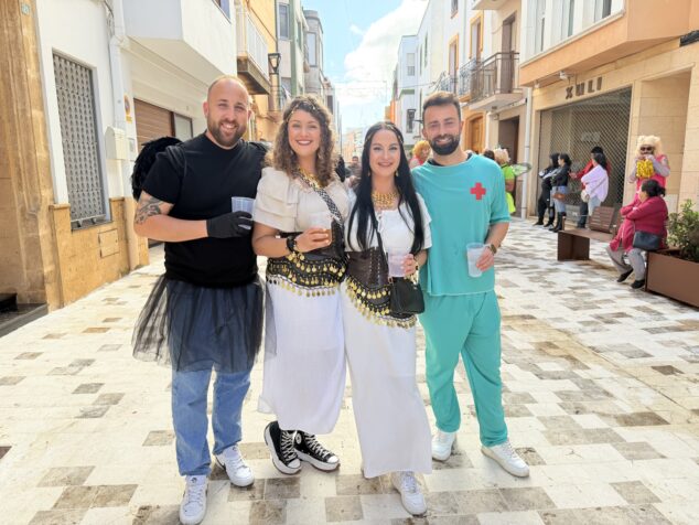 desfile disfraces festes de la rosa benitatxell 13