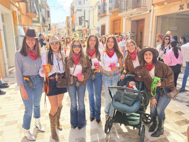 desfile disfraces festes de la rosa benitatxell 16