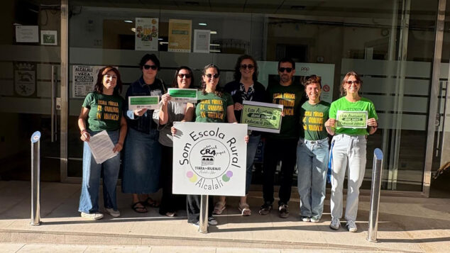 Imagen: Docentes de Alcalalí reciben el apoyo del Ayuntamiento