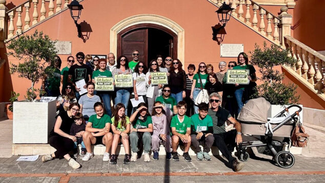 Imagen: Docentes de Jesús Pobre reciben el apoyo del Ayuntamiento