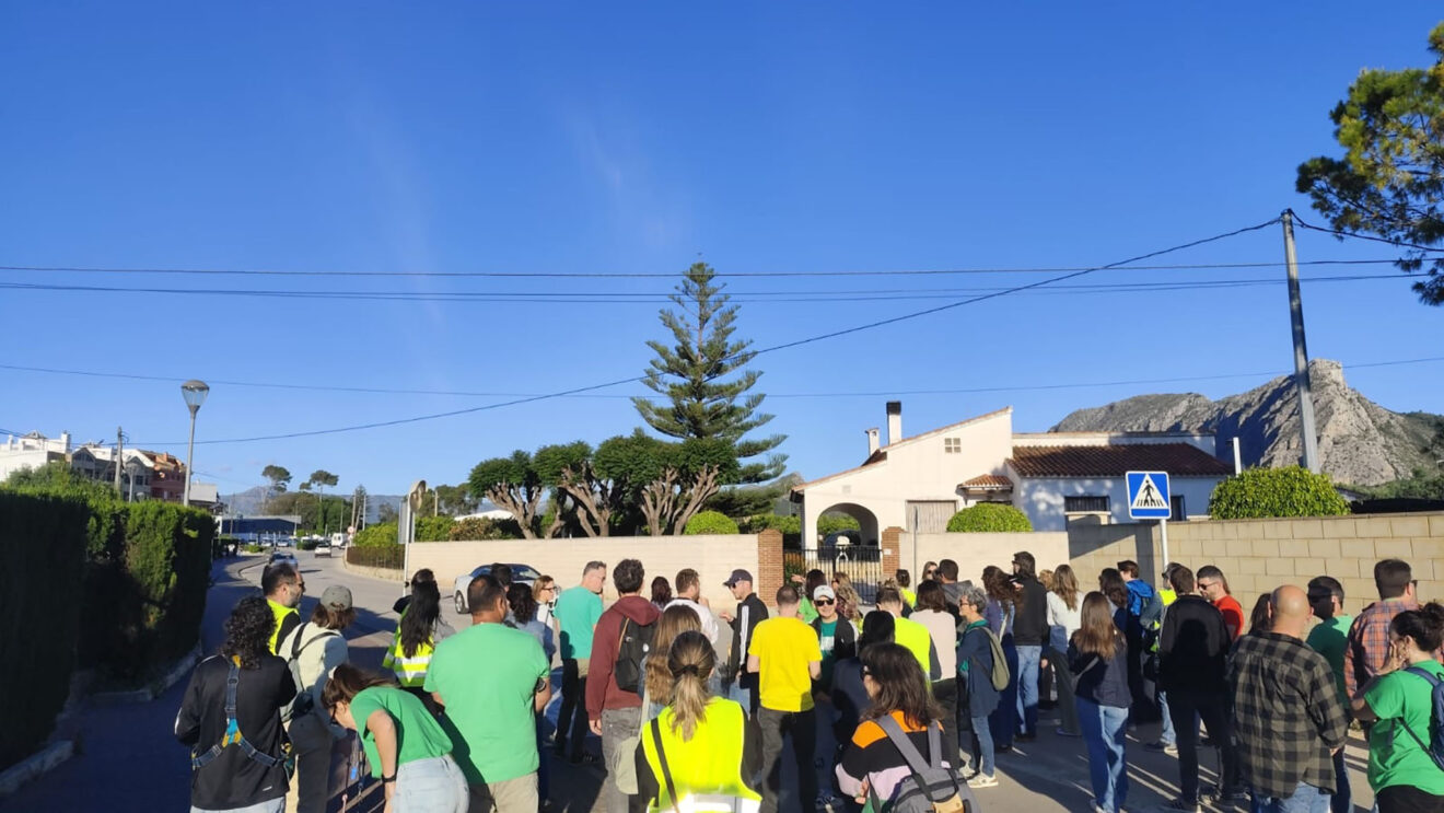 Docentes de la Marina Alta en la acción convocada en Ondara el 13 de mayo