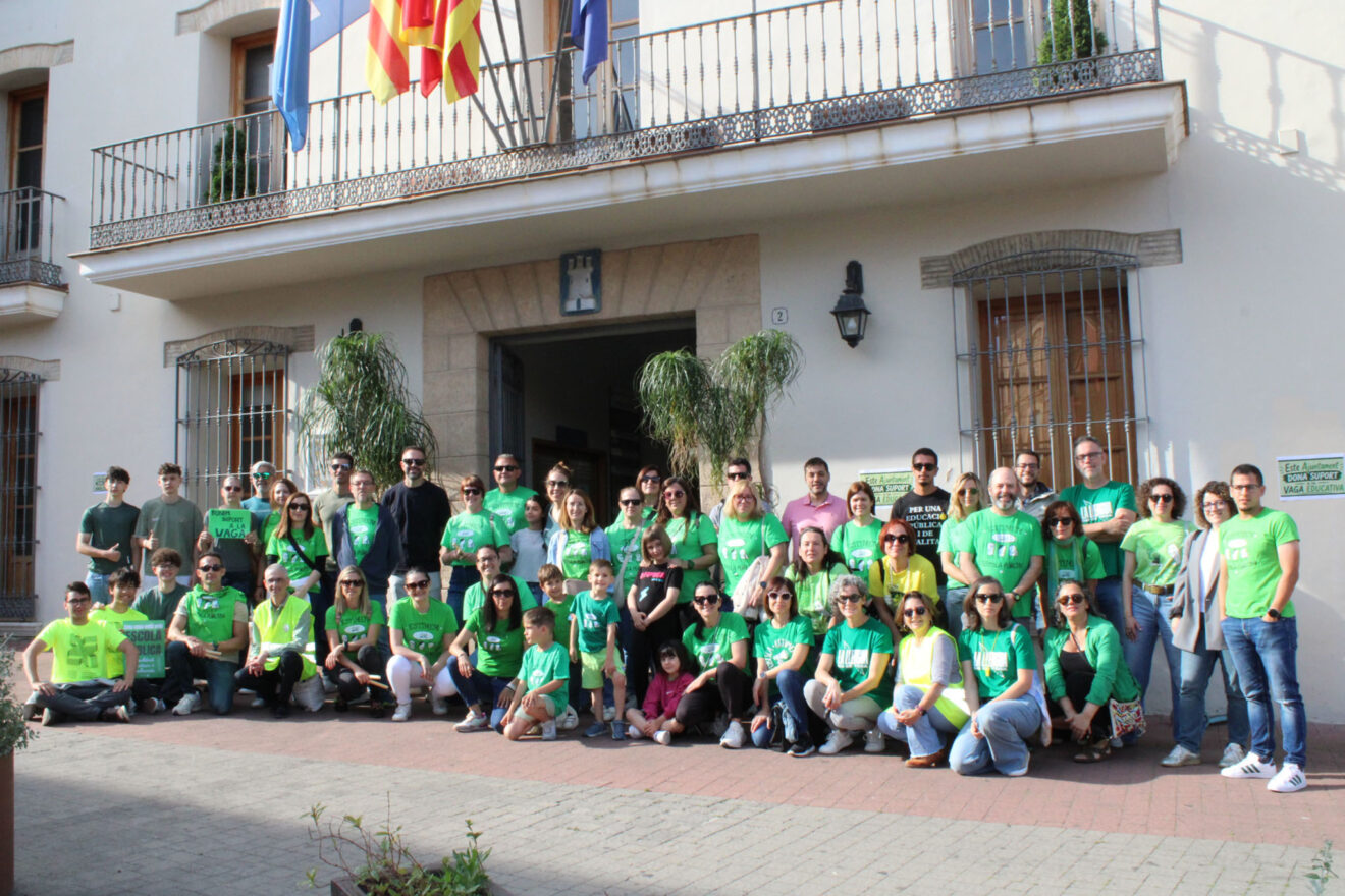Docentes de Ondara reciben el apoyo del Ayuntamiento