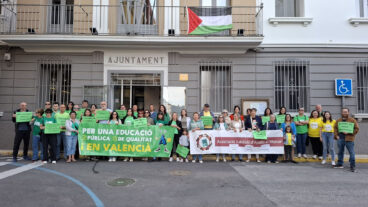 Docentes de Pedreguer reciben el apoyo del Ayuntamiento
