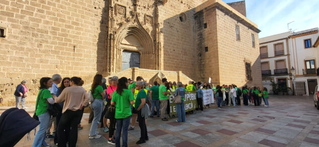 Imagen: Docentes de Xàbia reciben el apoyo del Ayuntamiento