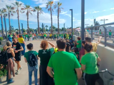 Docentes durante la asamblea de la Marina Alta el 12 de mayo