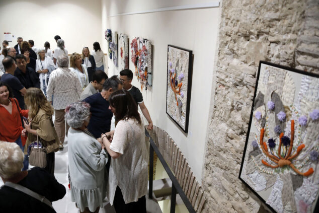 Imagen: El arte textil y pictórico de Jeanne M. Connolly se funden en la Torre dels Ducs de Medinaceli del Verger