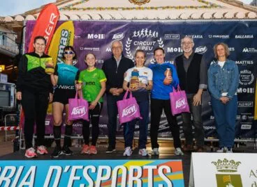 Entrega del ‘Premi Asevi’ a la categoría Veteranas D en Pedreguer