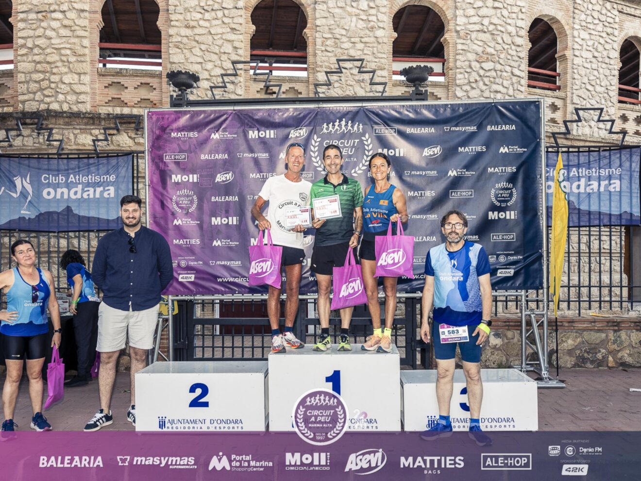 Entrega del Premio Asevi en la Cursa Popular de Ondara