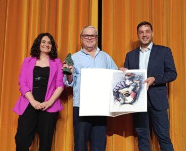 Entrega del premio Ocell al profesor de música Josep Puig Ramis