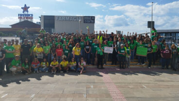 foto de grupo tras la asamblea de docentes de la marina alta el 12 de mayo en ondara