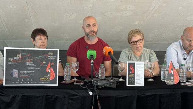 Imagen: Héctora Andrés, de la Agrupació Musical Cultural de Teulada, durante la presentación de la quinta edición del Día de la Música de Teulada Moraira