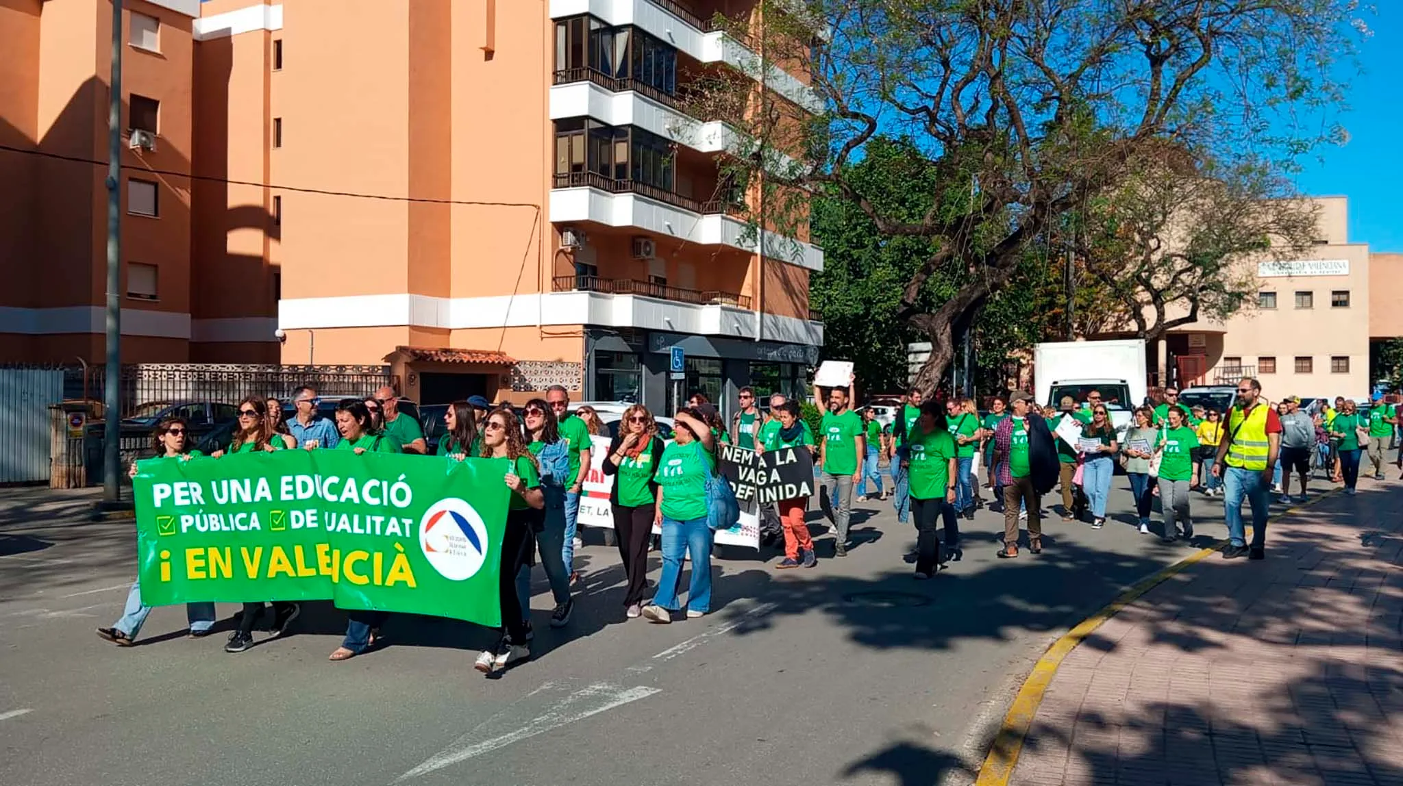 huelga docente en la marina alta el 11 de mayo en una concentracion en denia