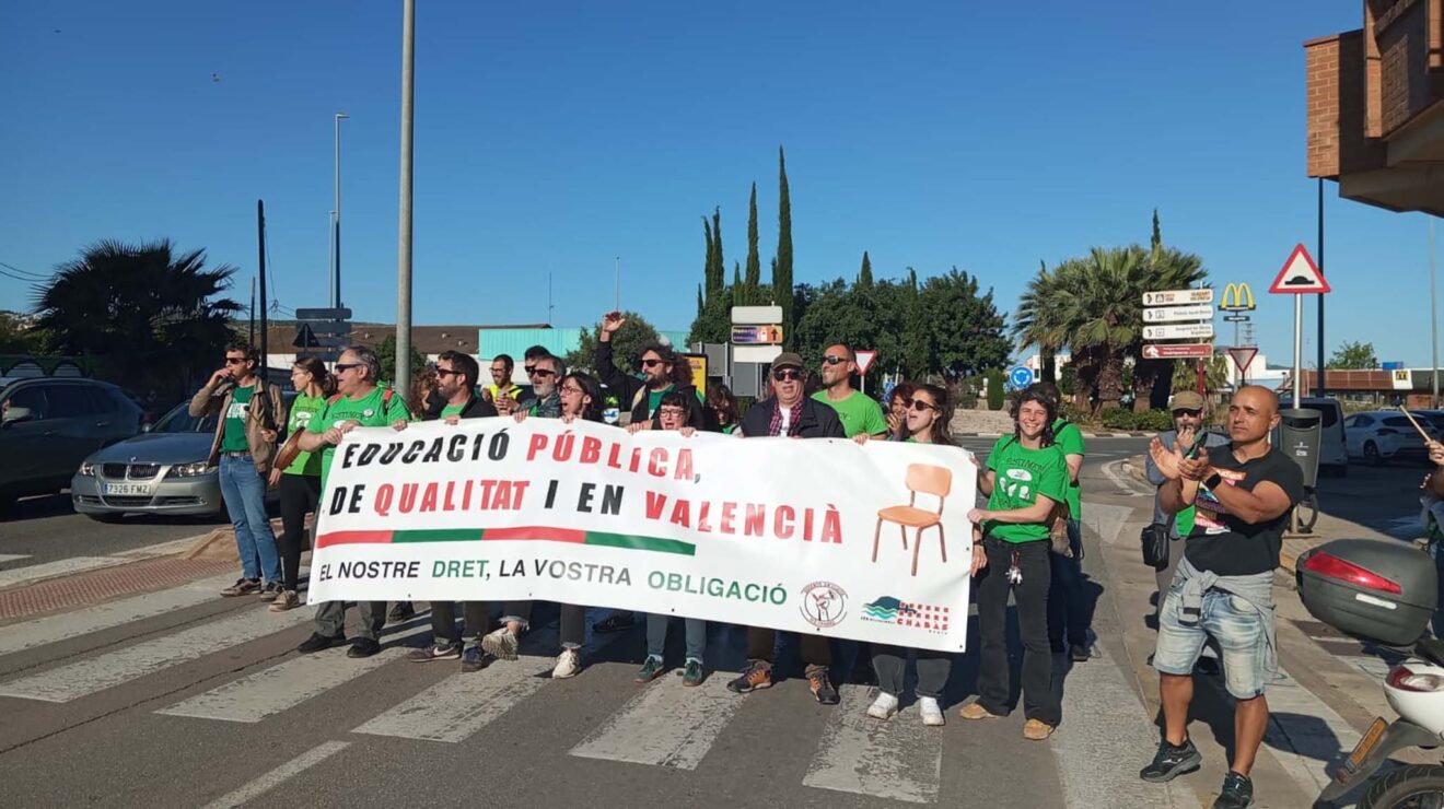 Inicio de la huelga de docentes indefinida en Dénia