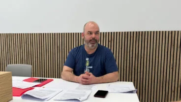 Reiniciem Benissa denuncia ante el Síndic de Greuges bloqueos en el acceso a información municipal 3 juan carlos mut portavoz del grupo municipal reiniciem benissa durante la rueda de prensa