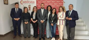Foto de grupo de los ocho miembros del jurado de los Premios CEDMA 2026.