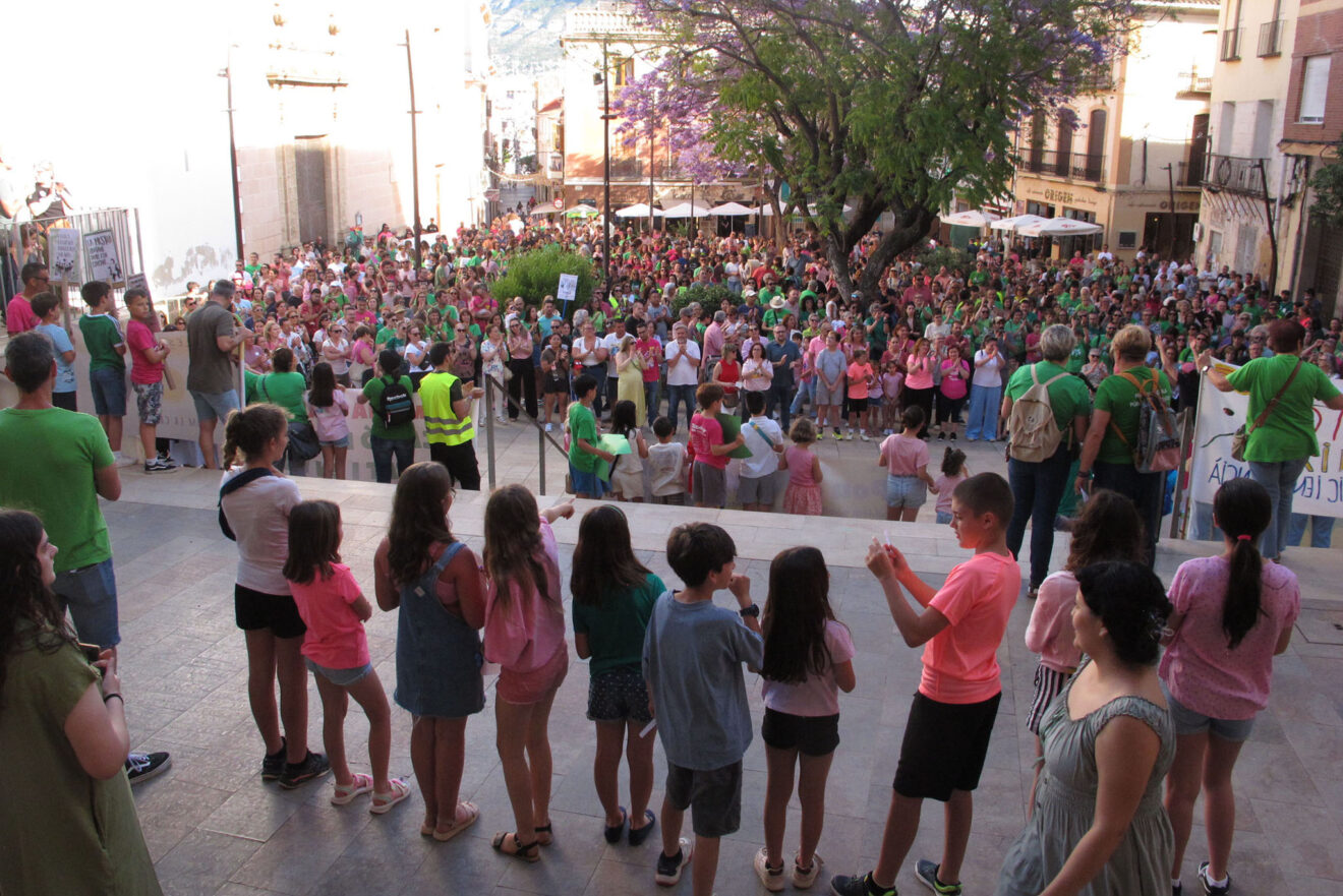 La comunidad educativa de la Marina Alta en apoyo a la huelga de docentes valencianos