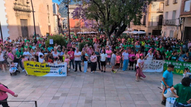 Imagen: La comunidad educativa de la Marina Alta toma Dénia por la educación pública y en apoyo a la huelga docente
