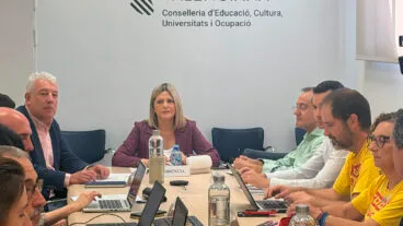 la consellera de educacion carmen orti durante la mesa sectorial de educacion entre conselleria y los sindicatos