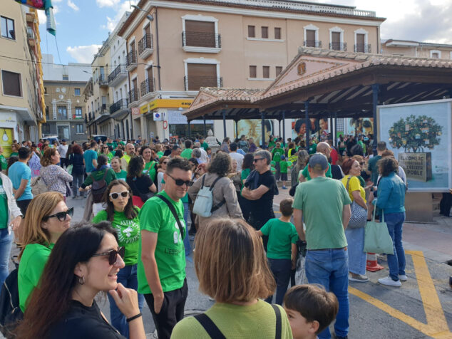 La Marina Alta no afloja: Pedreguer se llena de docentes y familias por la educación pública 20 manifestacion en pedreguer en apoyo a la educacion publica 19