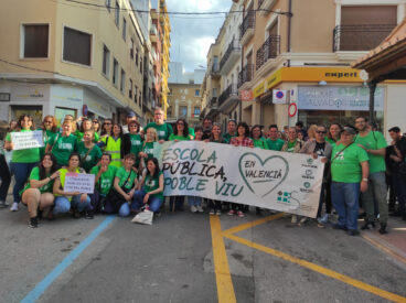 manifestacion en pedreguer en apoyo a la educacion publica el cuarto dia de huelga indefinida de docentes