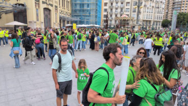 Manifestación en València el 5º día de huelga de docentes 04