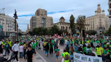 Manifestación en València el 5º día de huelga de docentes 06