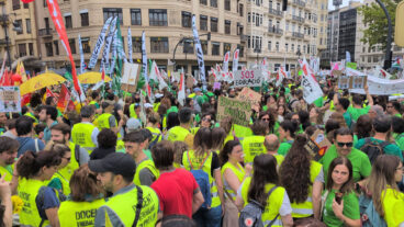 Manifestación en València el 5º día de huelga de docentes 08