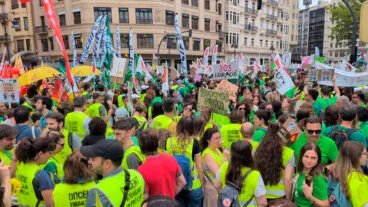 Manifestación en València el 5º día de huelga de docentes 08