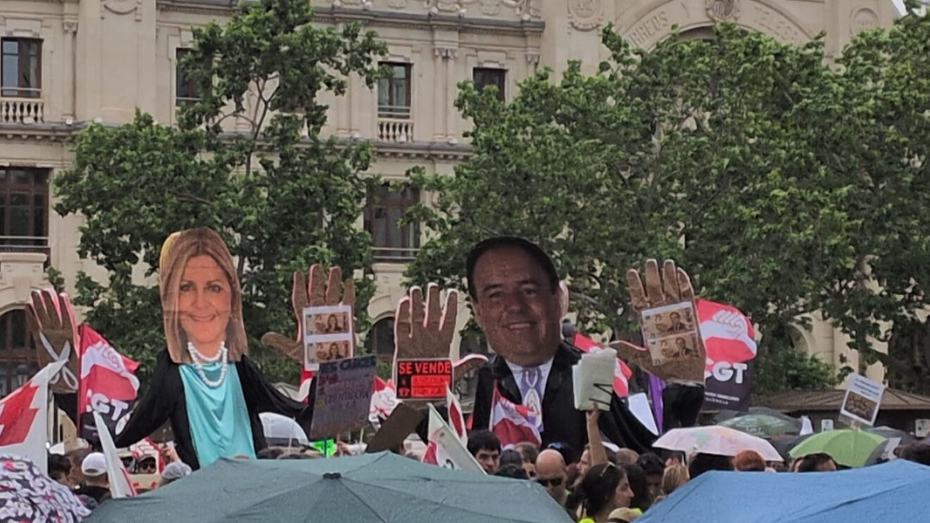 Manifestación en València el 5º día de huelga de docentes 16