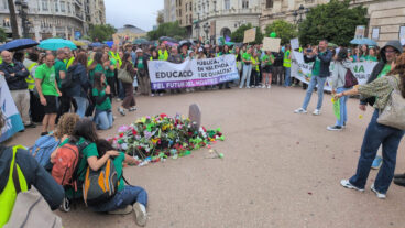 Manifestación en València el 5º día de huelga de docentes 17