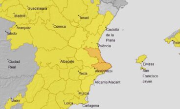 Mapa de la Comunitat Valenciana con zonas coloreadas en naranja y amarillo indicando alertas meteorológicas de la AEMET.